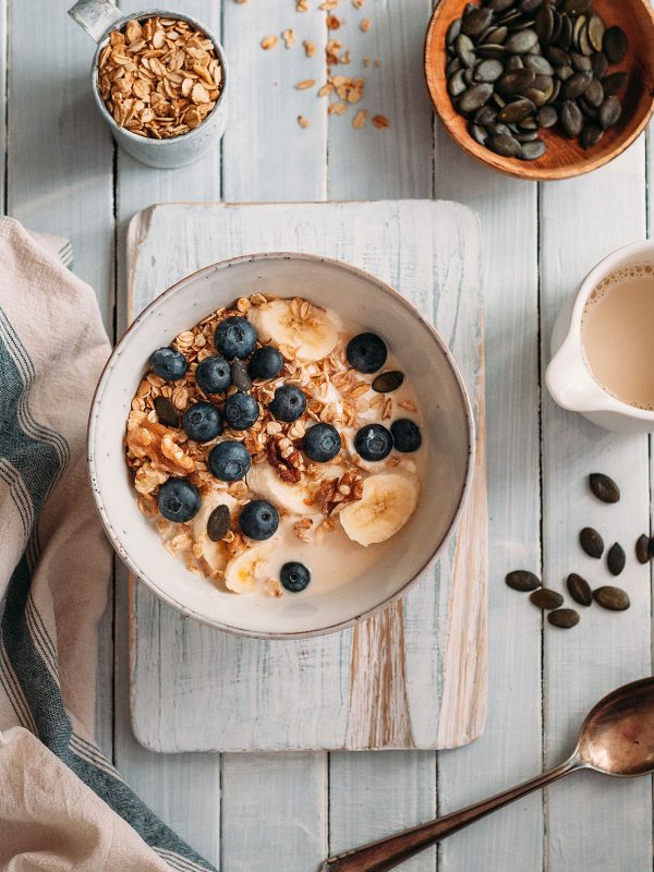 granola-banana-blueberry-bowl-spoon-web